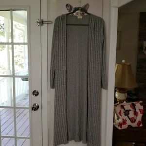Gray ribbed duster